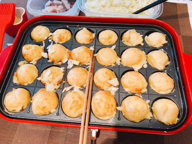 cach lam banh takoyaki 2.jpg - Cách làm bánh Takoyaki nhân bạch tuộc cực ngon, chuẩn vị Nhật Bản