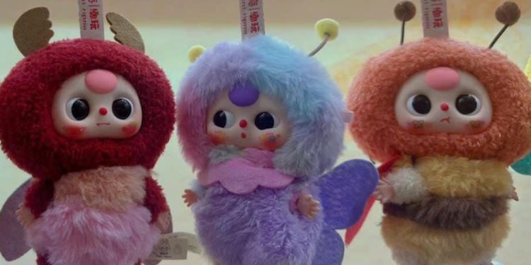 Baby Three côn trùng – Khám phá thế giới kỳ thú của các loài côn trùng!