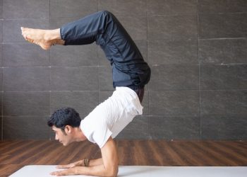 Tư thế bọ cạp trong Yoga: Nghệ thuật thăng bằng cơ thể