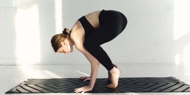 Kỹ thuật thực hiện tư thế con quạ trong Yoga
