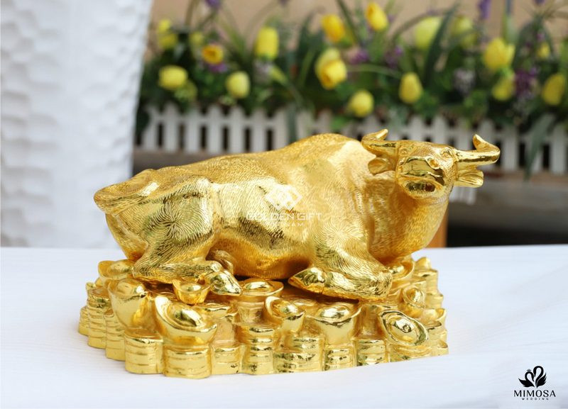 Tượng Trâu là vật phẩm phong thủy phù hợp với tuổi Đinh Sửu