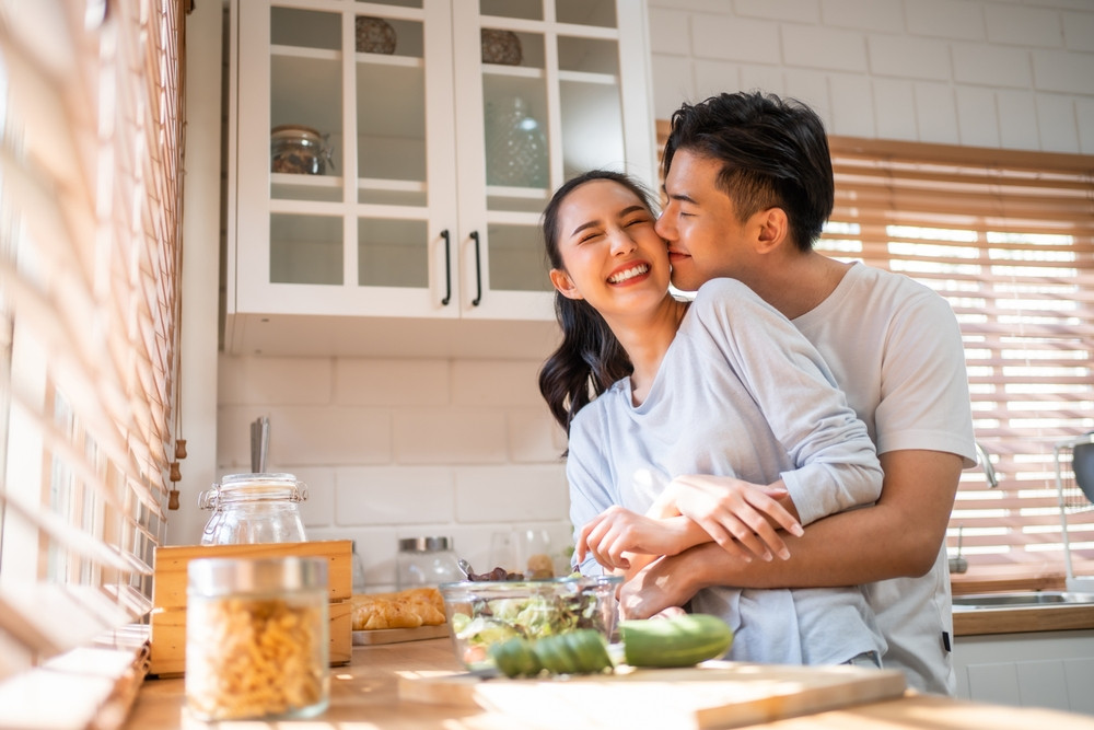 Vợ chồng tuổi Bính Tý và Đinh Sửu đang xem lịch sinh con