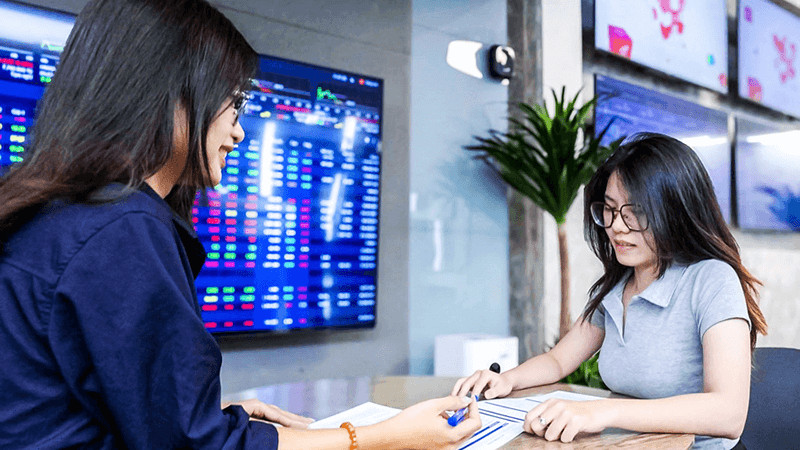 Thu nhập trong năm nay của nữ Tân Tỵ có thể giảm sút vì sao Thái Bạch chủ về hao tài khiến tài chính gặp bất lợi