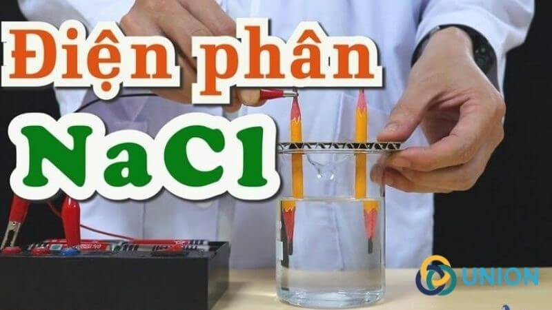 Hình ảnh minh họa quá trình điện phân dung dịch NaCl với dòng điện một chiều