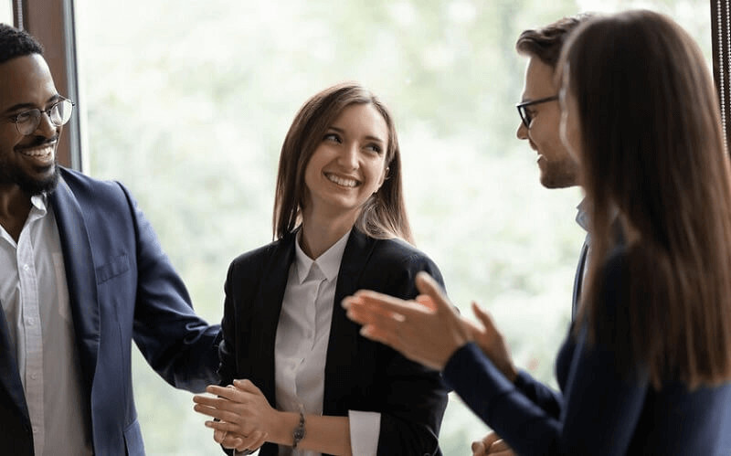 Do được sao Thủy Diệu chiếu mệnh nên công việc của nữ Canh Thìn sẽ gặp nhiều may mắn trong năm nay