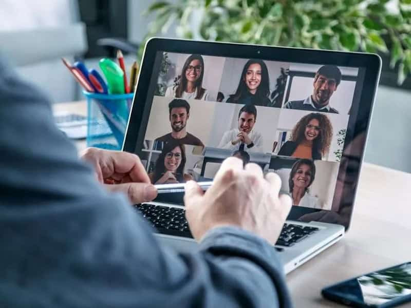 Tử Vi Tuổi Đinh Hợi Năm 2026 Nam Mạng: Tổng Quan Vận Hạn, Cơ Hội và Cách Hóa Giải 10 co co hoi thang tien hay duoc quy nhan giup do khong