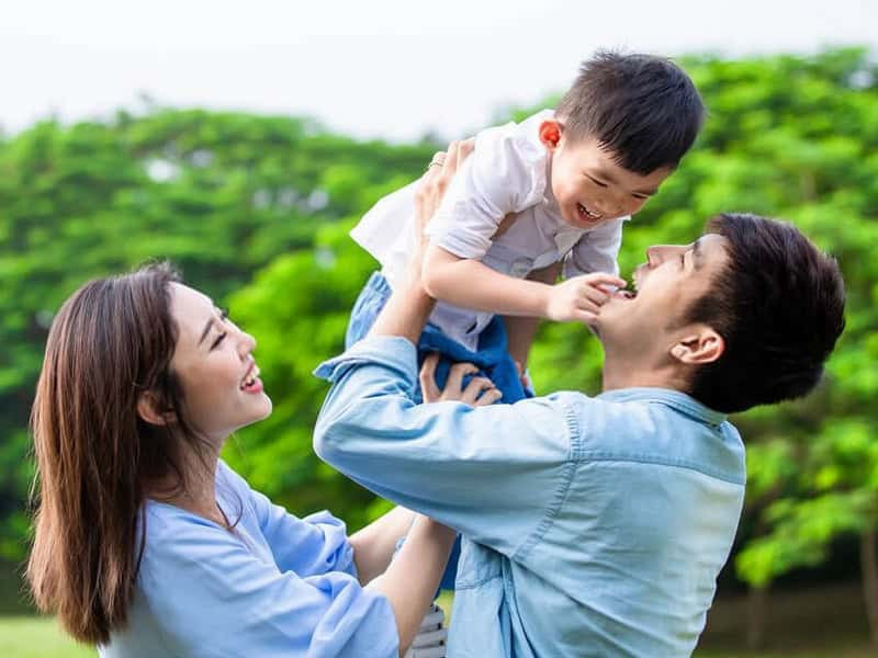 Tử Vi Tuổi Quý Hợi Năm 2026 Nam Mạng: Tổng Quan Vận Hạn và Lời Khuyên Hóa Giải 11 co nen chu dong sap xep thoi gian rieng cho nguoi than giua lich lam viec day dac