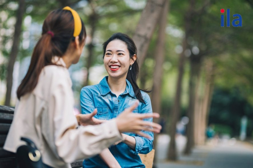 Ví dụ hội thoại sử dụng câu "What do you do"