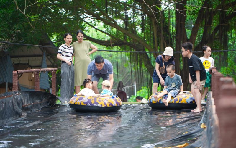Tree Farm Hoài Đức điểm cắm trại xanh gần Hà Nội 9 Tại Tree Farm có nhiều hoạt động giải trí dành cho các bé với giá vé khá phải chăng