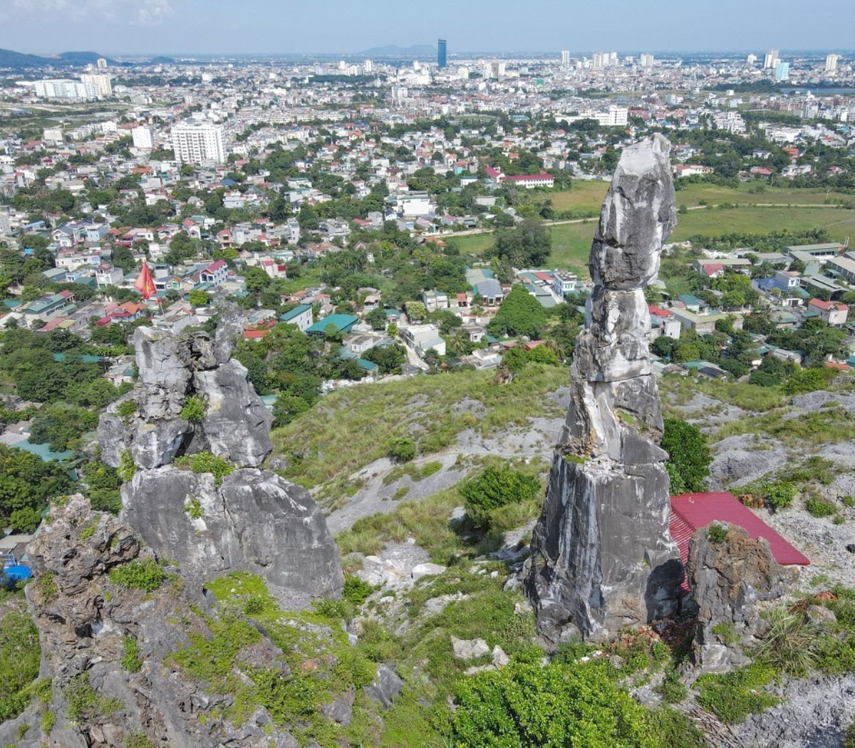 Hòn Vọng Phu Khánh Hòa với dáng vẻ cô độc giữa biển trời